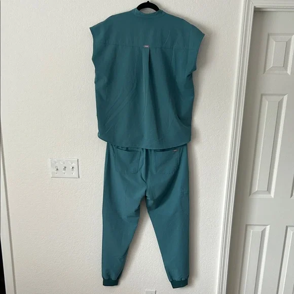 Figs Hydrogreen Small Rafaela Top & Medium Zamora Jogger Bottoms (Set) EUC - Picture 2 of 9